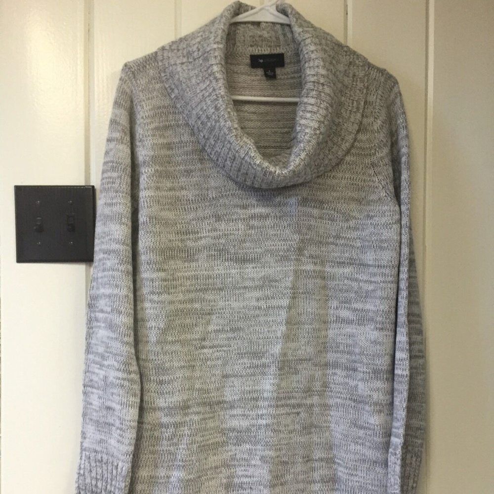 AB Studio Women's Sweater Nwt's Size L